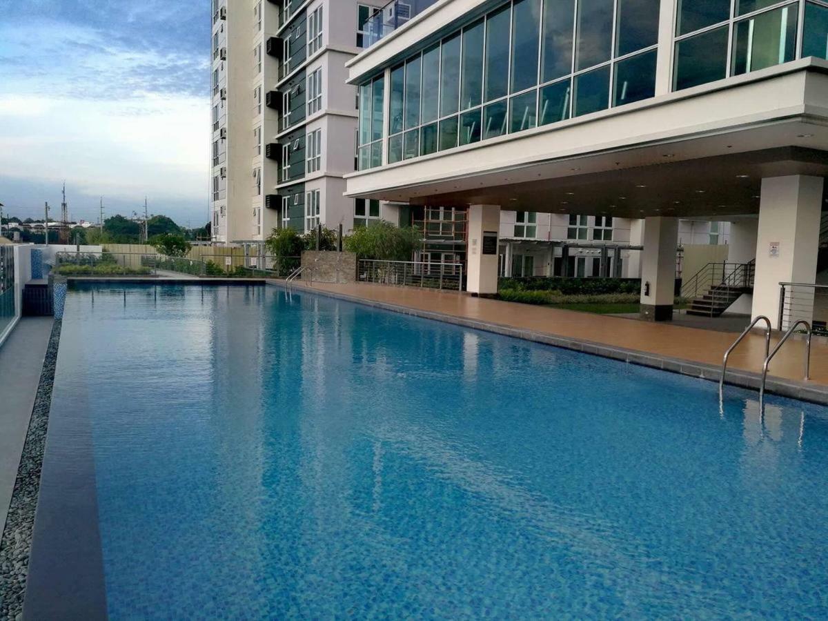 Lustra Studio Davao City Buitenkant foto
